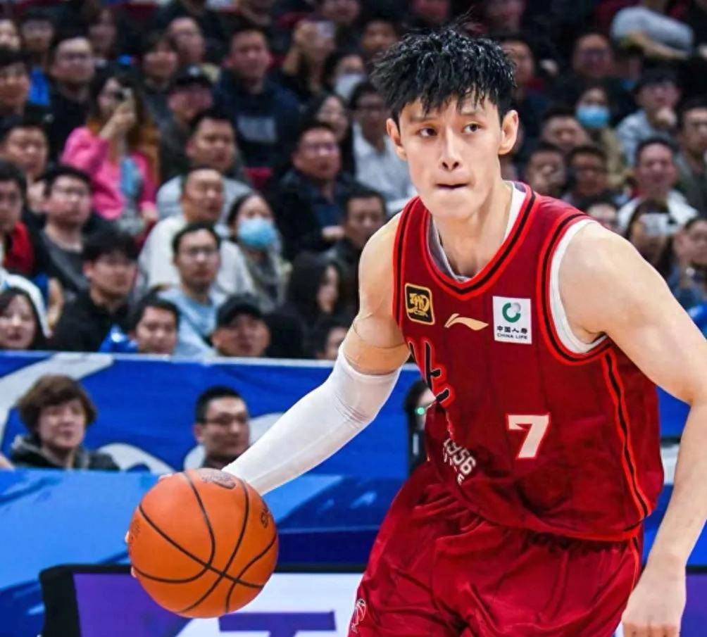 篮球新星意外伤愈,重返球场再战强敌的简单介绍 篮球新星意外伤愈,重返球场再战强敌的简单介绍