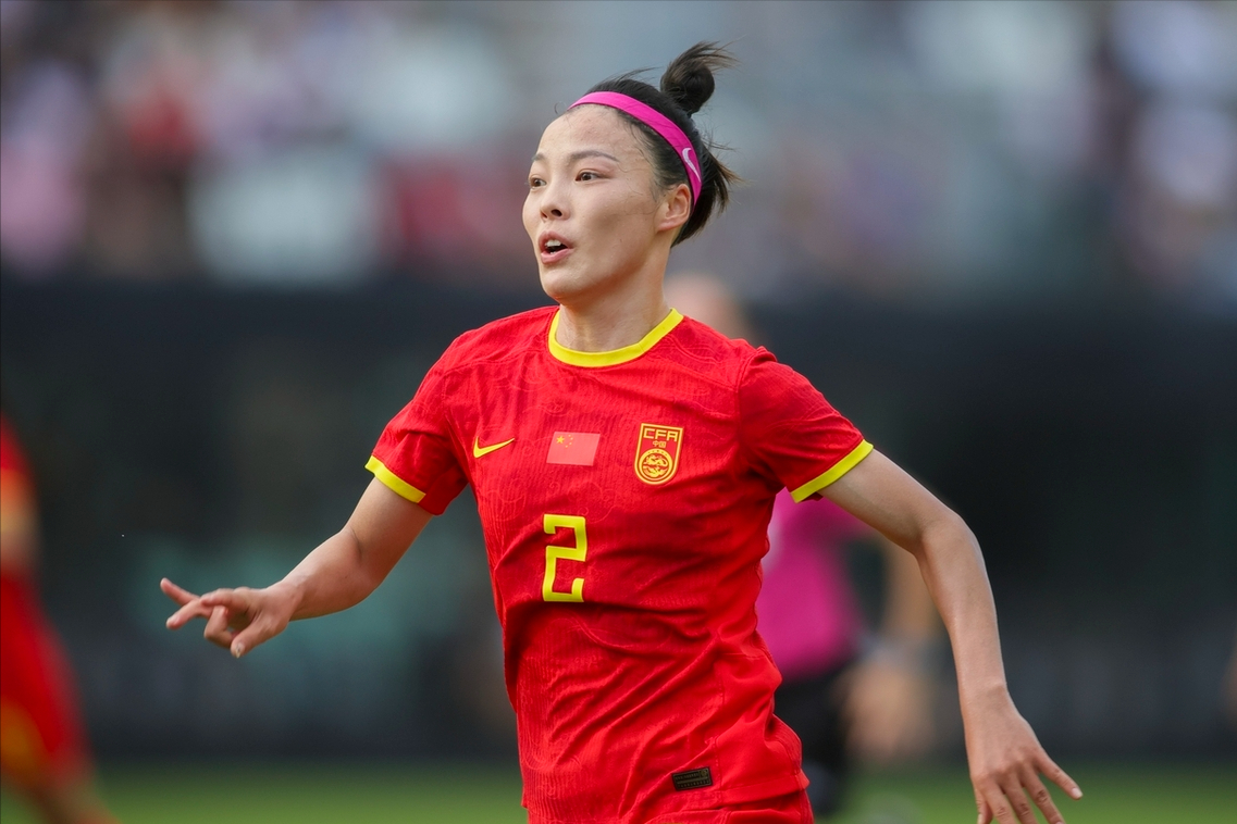 中国女足锋线火力全开,灭敌致命的简单介绍 中国女足锋线火力全开,灭敌致命的简单介绍