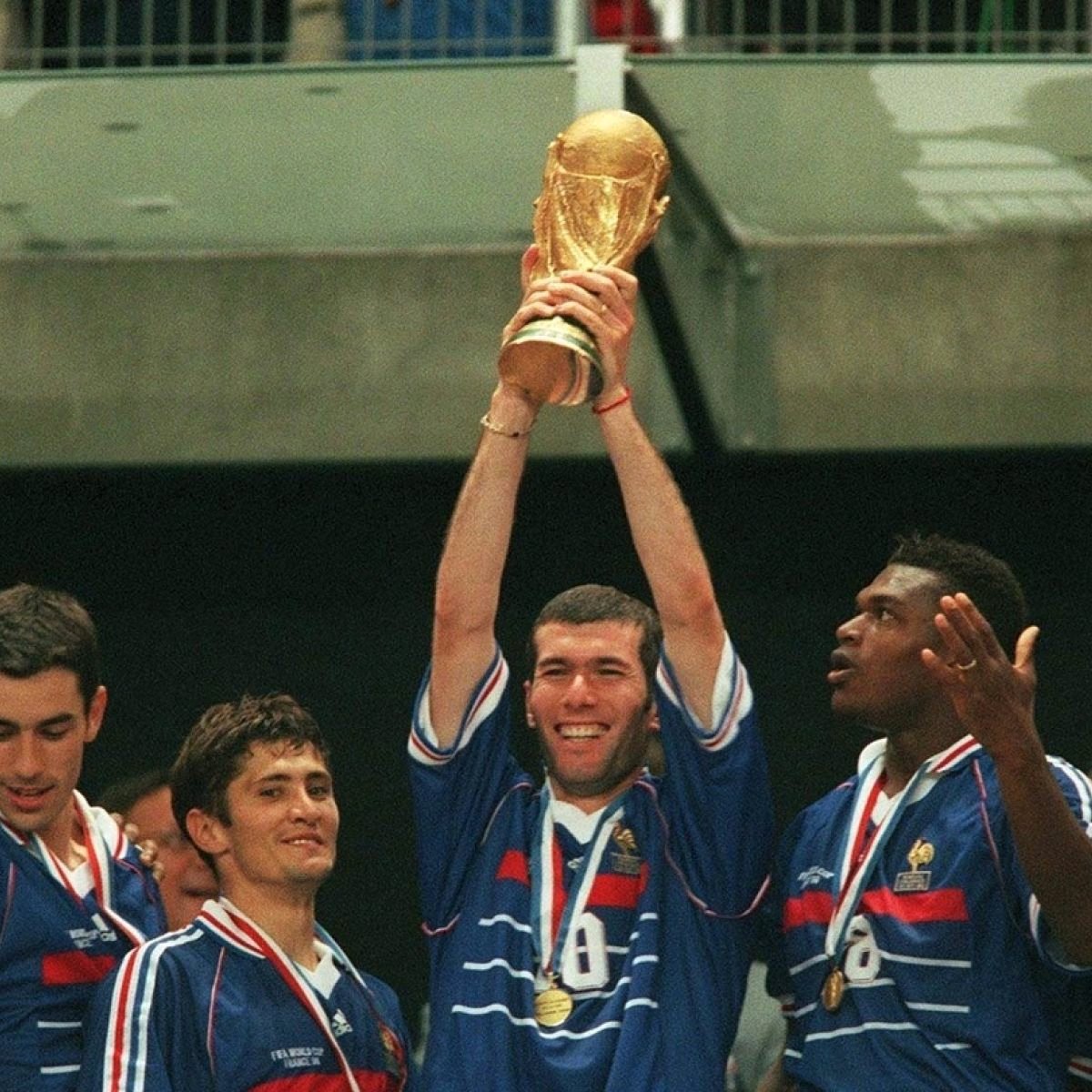 包含法国主帅齐达内率队取得胜利,晋级欧洲足球联赛决赛的词条 包含法国主帅齐达内率队取得胜利,晋级欧洲足球联赛决赛的词条