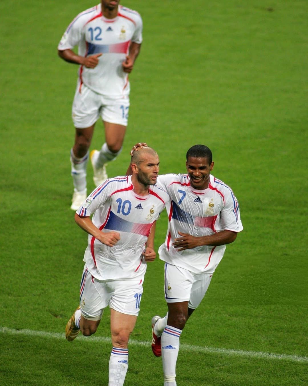 包含法国主帅齐达内率队取得胜利,晋级欧洲足球联赛决赛的词条 包含法国主帅齐达内率队取得胜利,晋级欧洲足球联赛决赛的词条