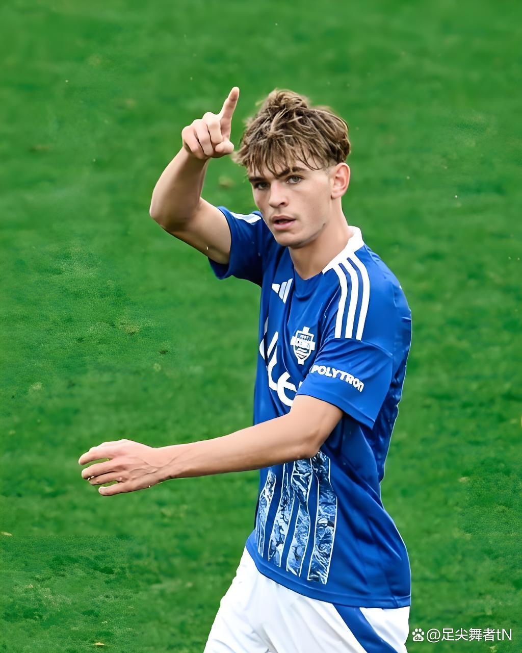 意甲天才新星崭露头角,助力球队登顶 意甲天才新星崭露头角,助力球队登顶