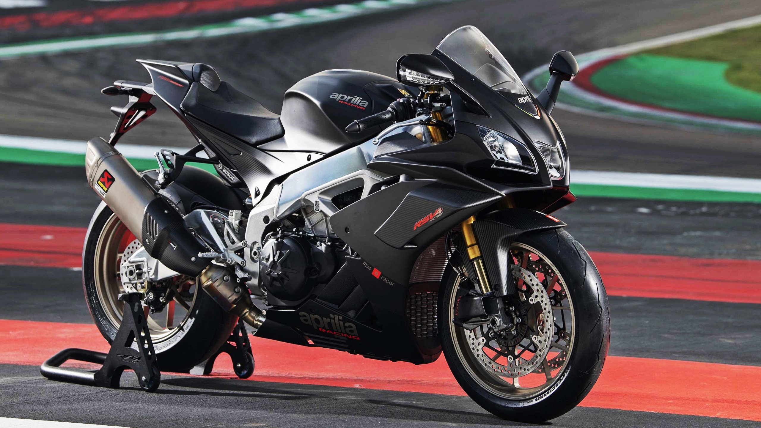 横跨三国的征服，巴尔韦德，大场面为名，碾压为实的现代中场蓝图